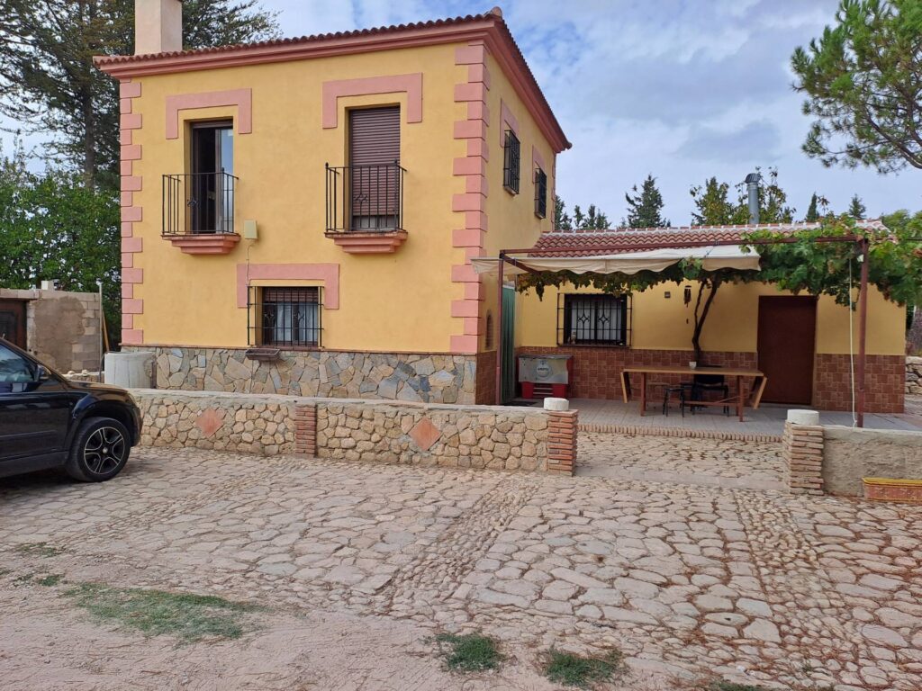 Country House for sale in arriate