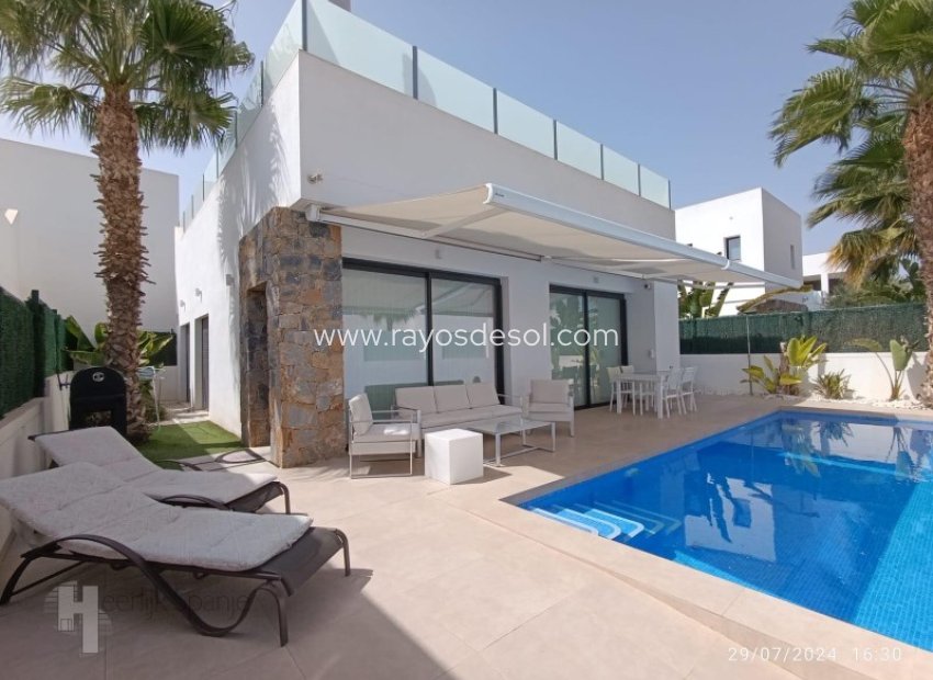 villa for sale in Santiago de la Ribera