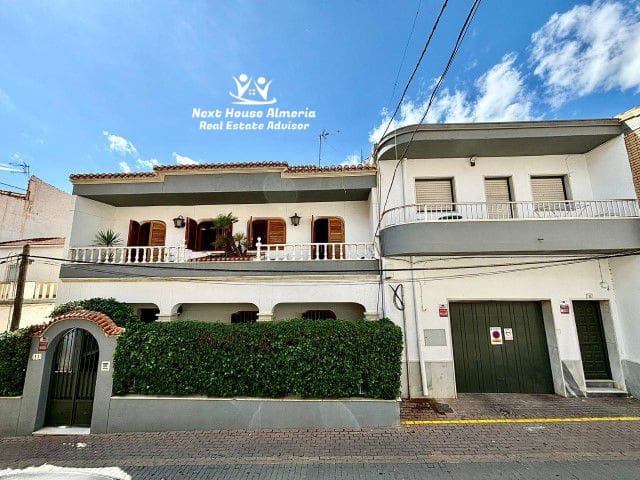 villa for sale in olula del río