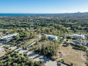 7 Key Considerations when buying a plot 7 Key Considerations when buying a plot