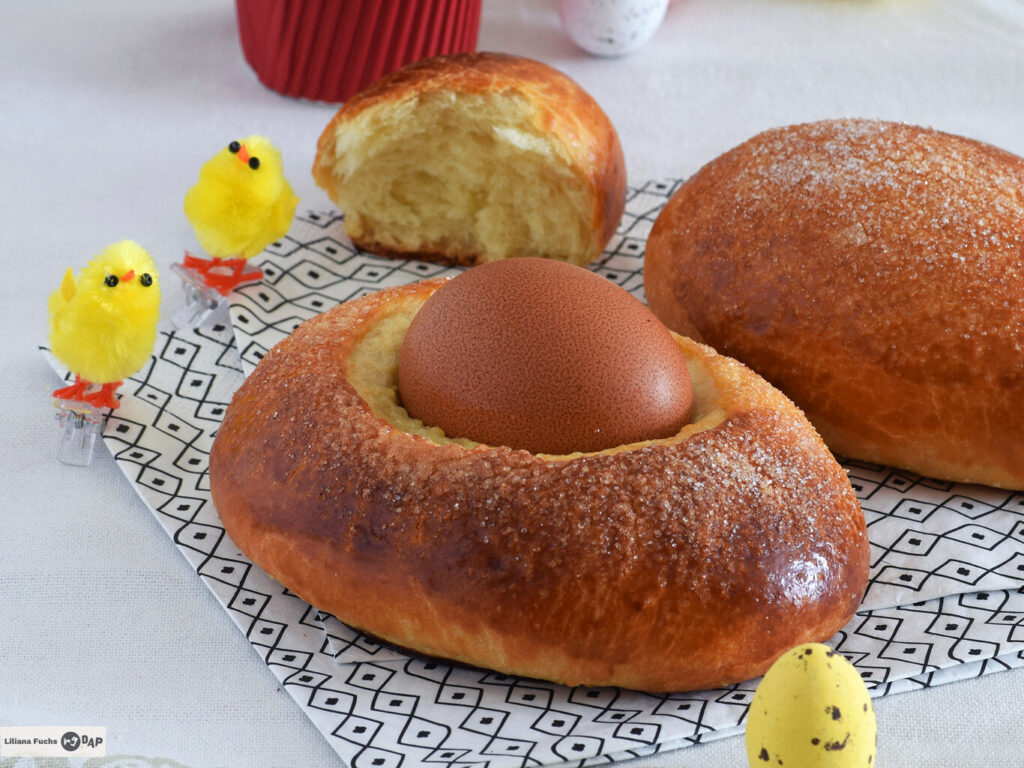 Easter In Spain: Traditions, Sun, And Coastal Living 2 1366 2000