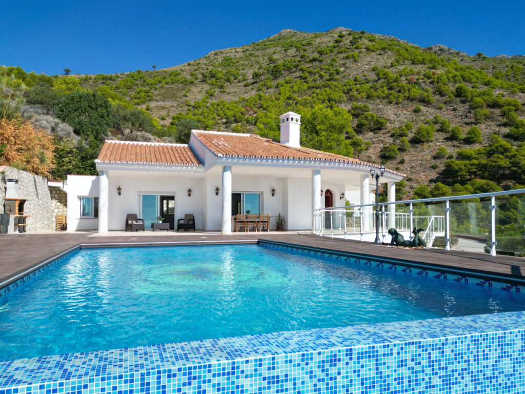 house - detached villa for sale in Mijas