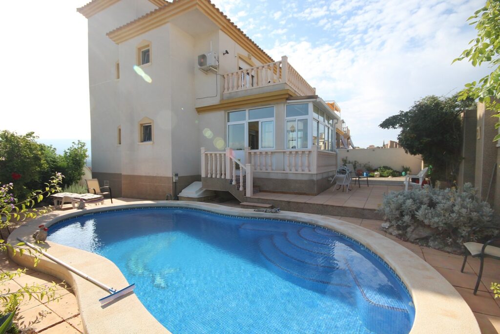 Villa for sale in Castalla