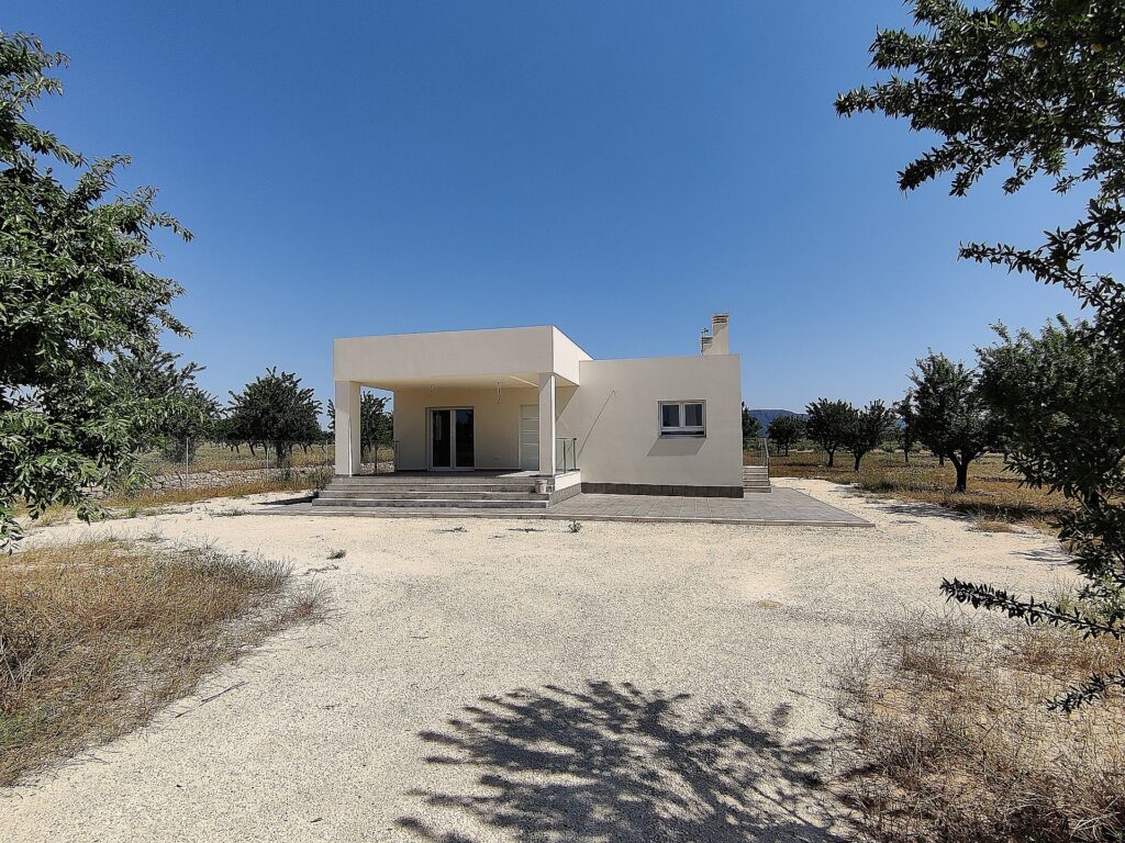 Villa for sale in Pinoso