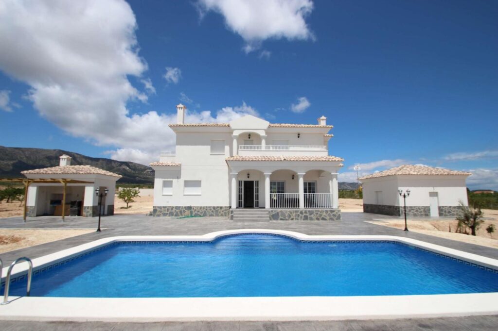 Villa for sale in Pinoso