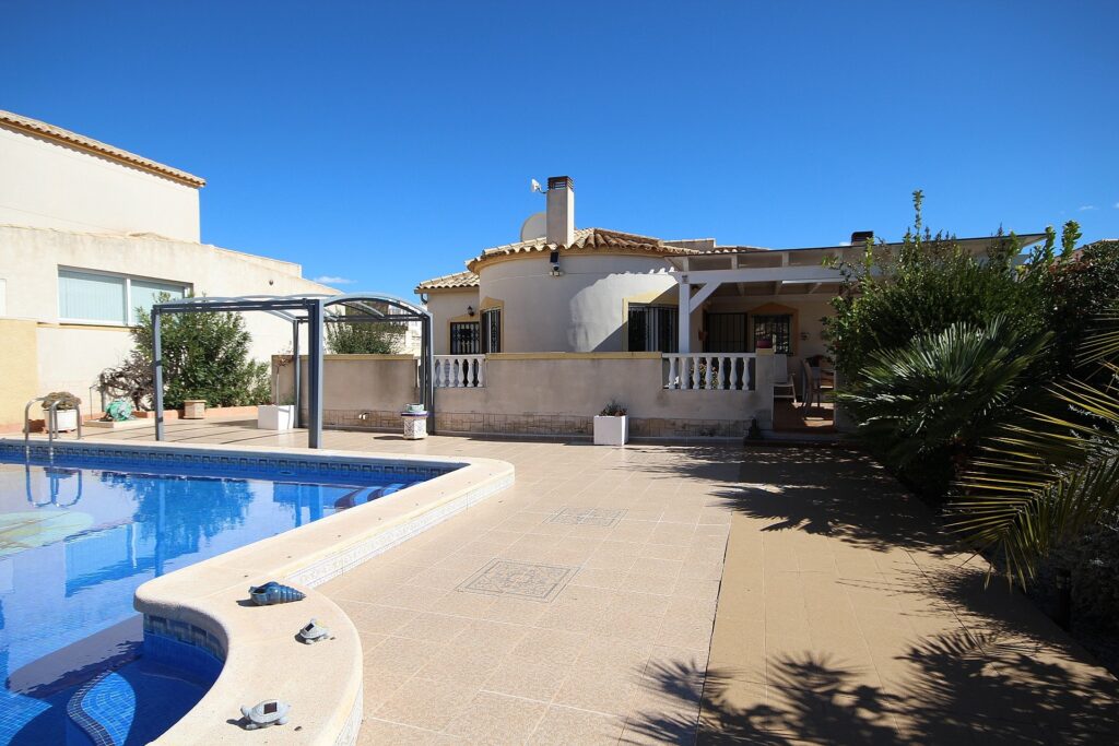 Villa for sale in Castalla