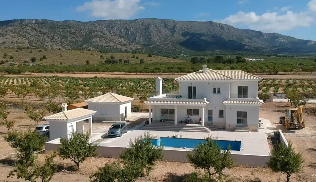 Villa for sale in Pinoso