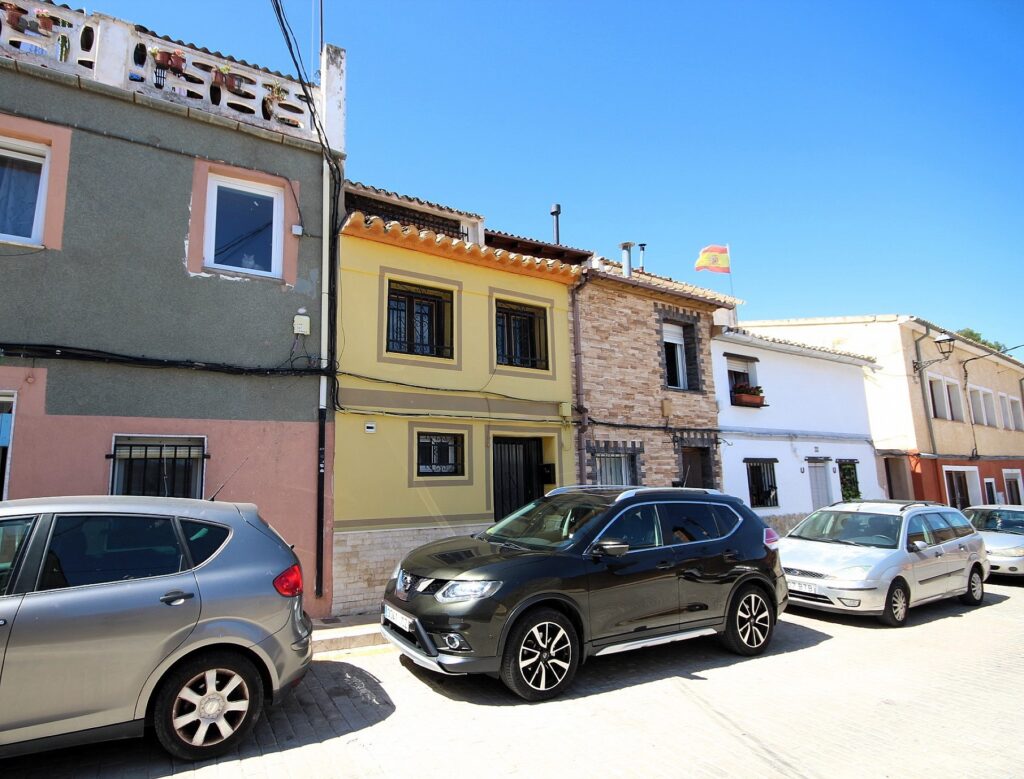 Townhouse for sale in Castalla