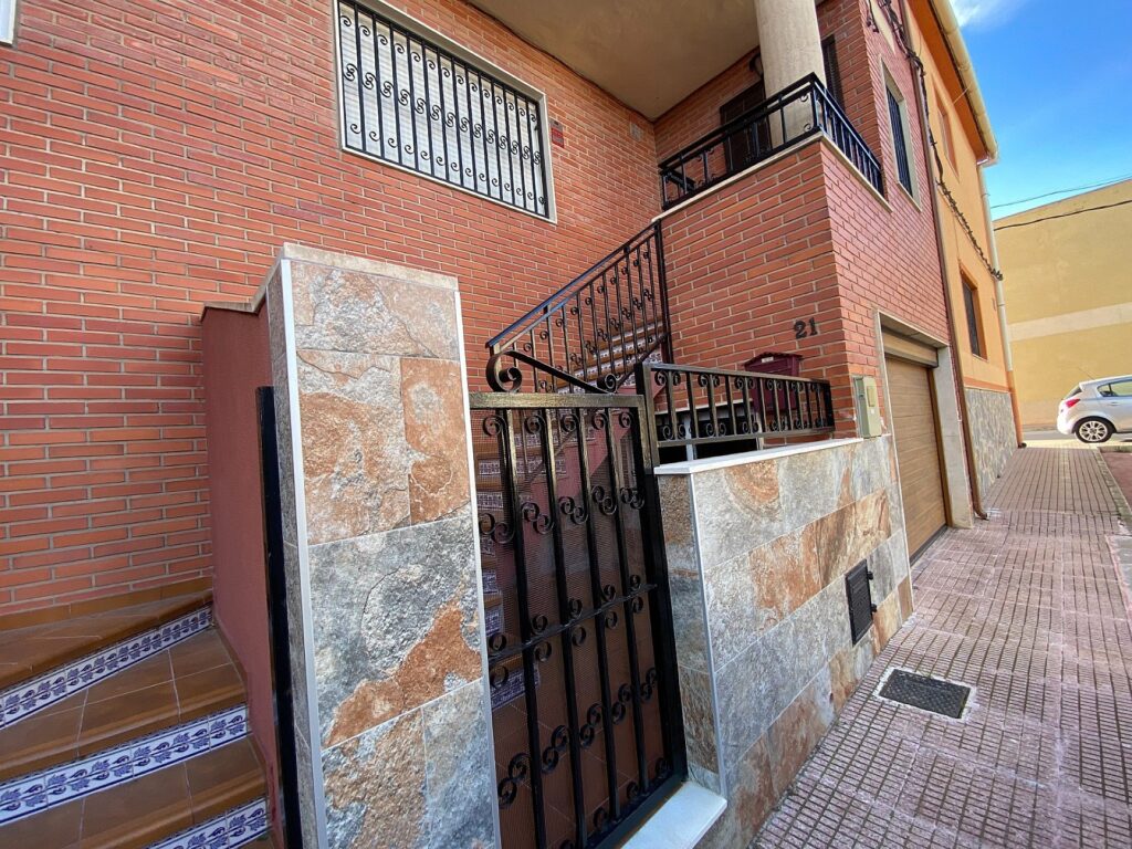 Townhouse for sale in Sax