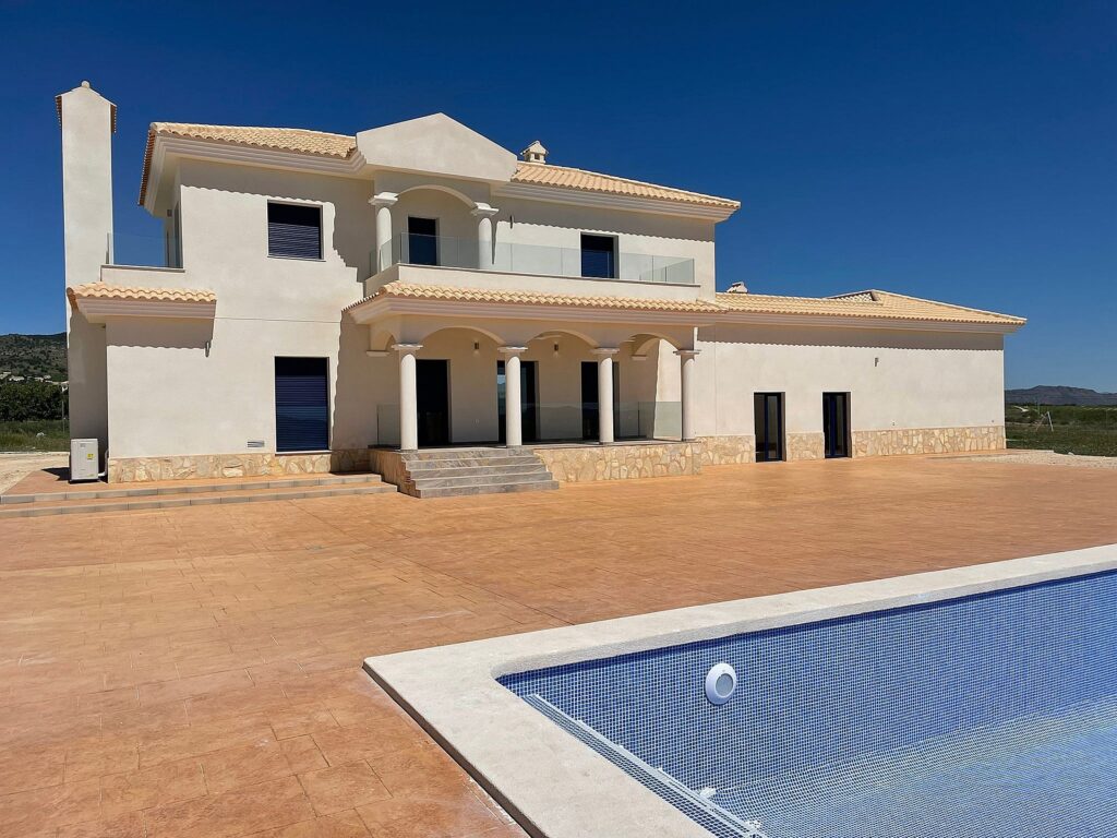 Villa for sale in Pinoso