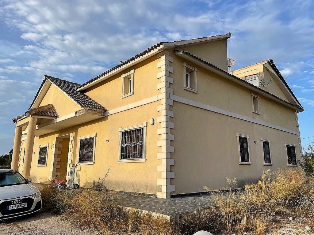 Villa for sale in Castalla