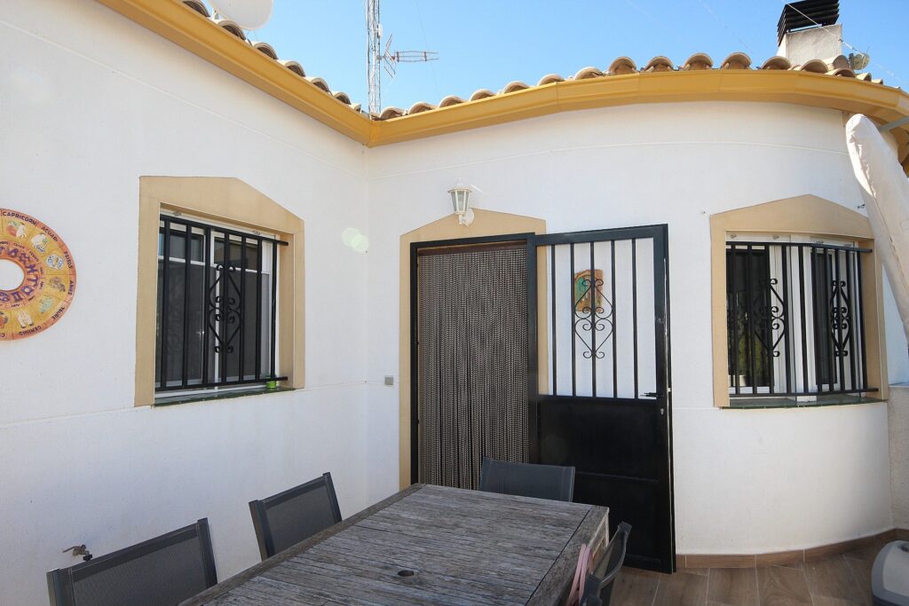 Villa for sale in Castalla