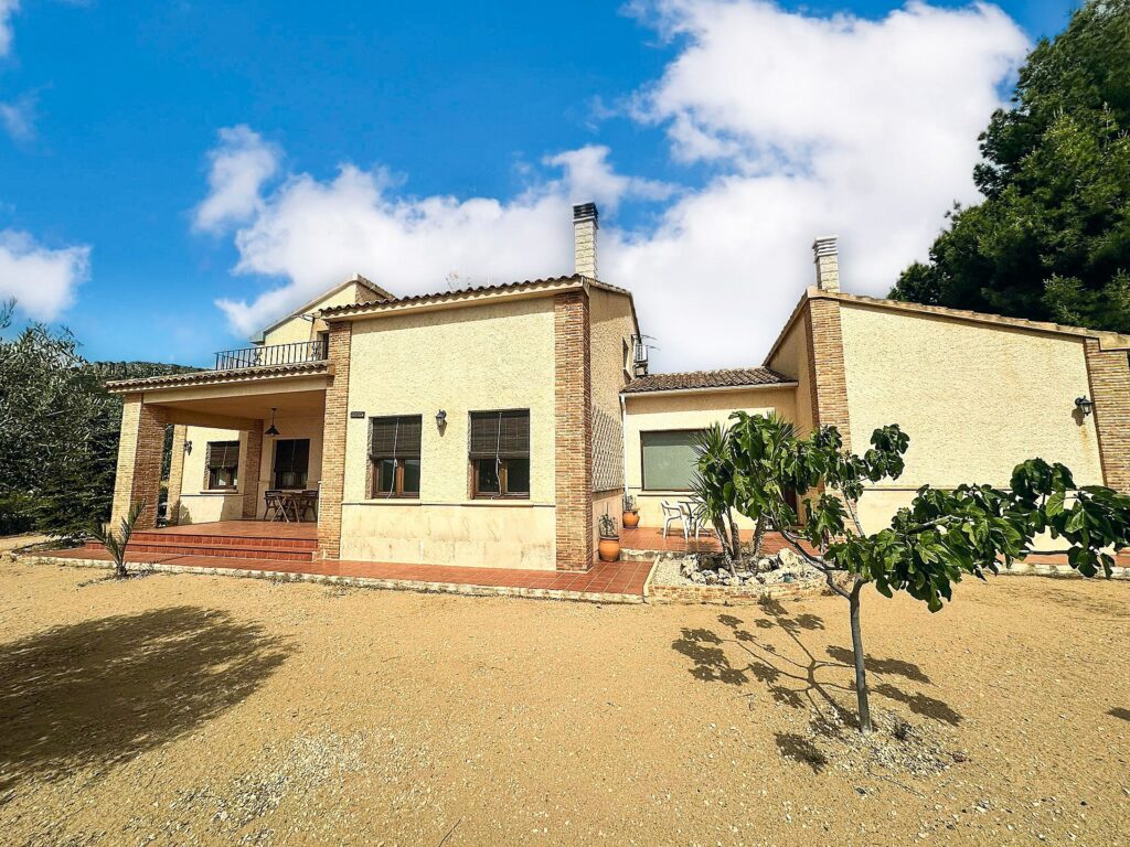 Villa for sale in Castalla