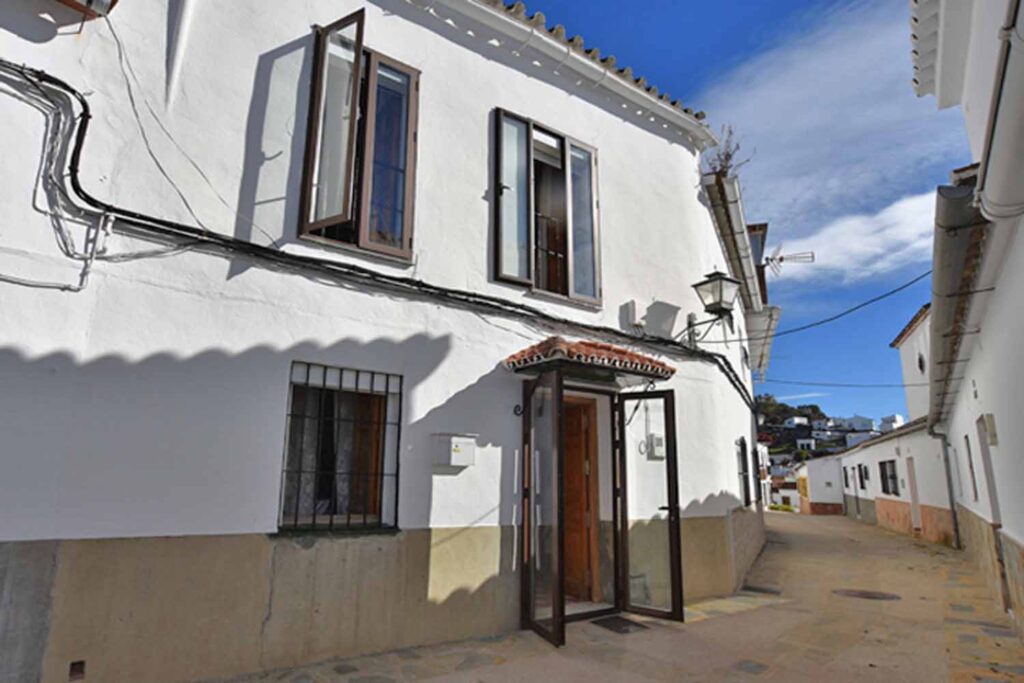 Town House for sale in Gaucin