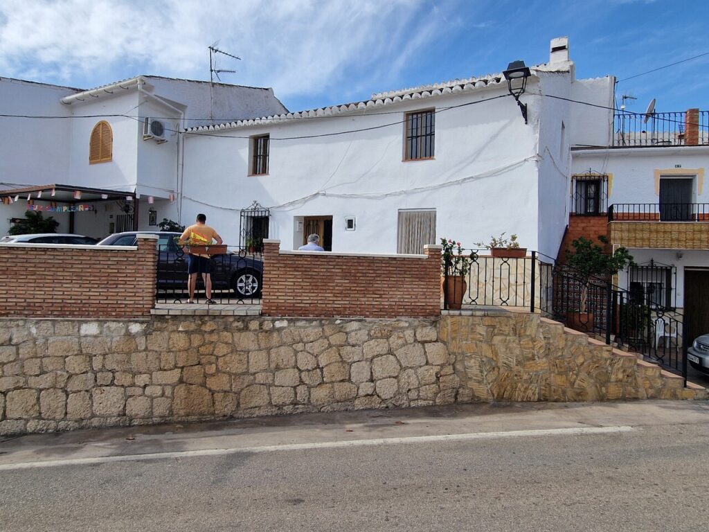 village house for sale in Vinuela