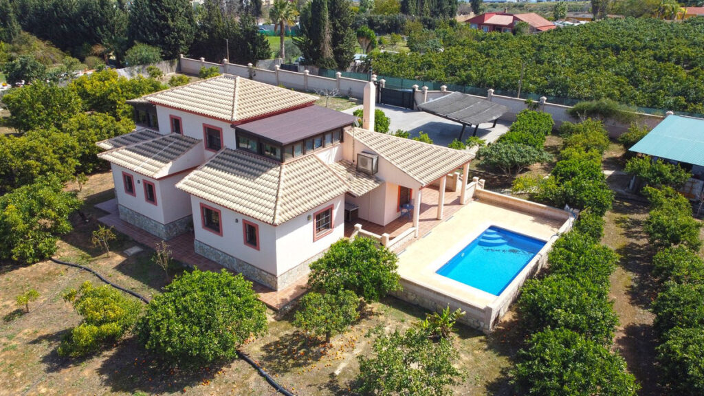 Villa for sale in Alhaurín de la Torre