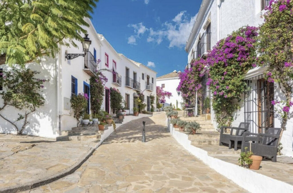 Town House for sale in Nueva Andalucia