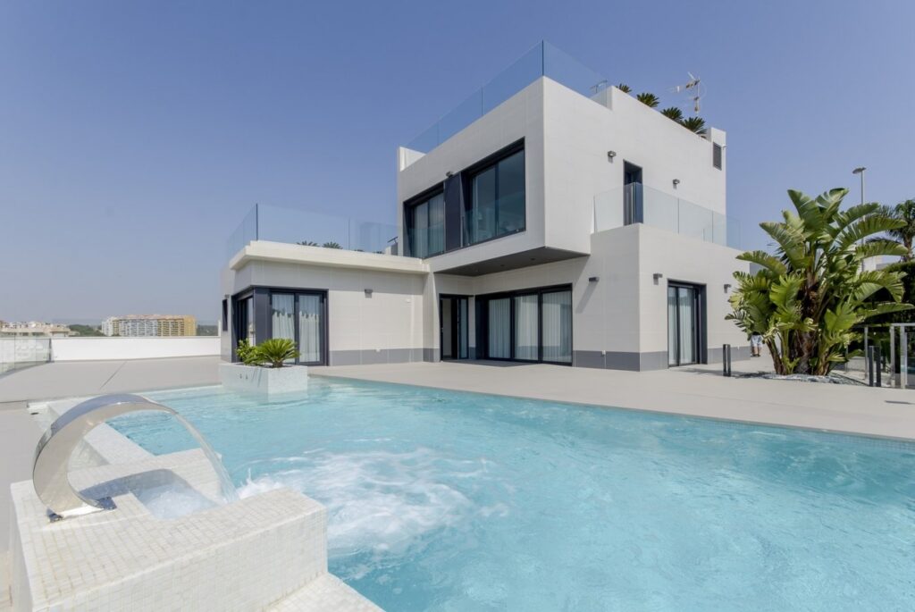 villa for sale in Cabo Roig